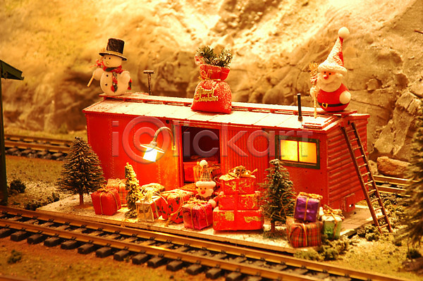 사람없음 JPG 포토 건축 기념일 기차 기찻길 길 마을 모형 산 선물 시설물 장난감 조명 주택 크리스마스 현대건축