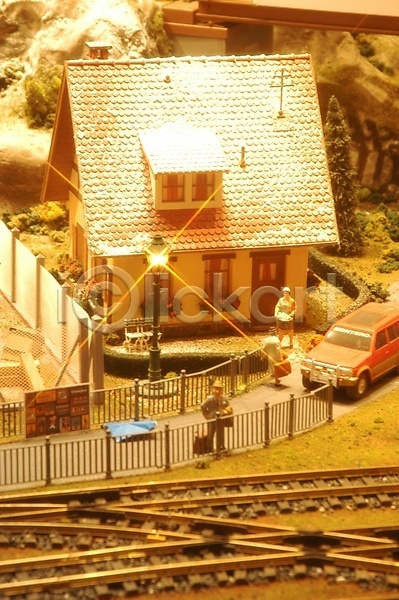 사람없음 JPG 포토 건축 기념일 기차 기찻길 길 마을 모형 산 시설물 장난감 조명 주택 크리스마스 현대건축