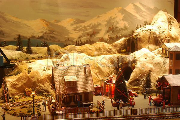 사람없음 JPG 포토 건축 기념일 기차 기찻길 마을 모형 미니어처 산 시설물 장난감 조명 주택 크리스마스