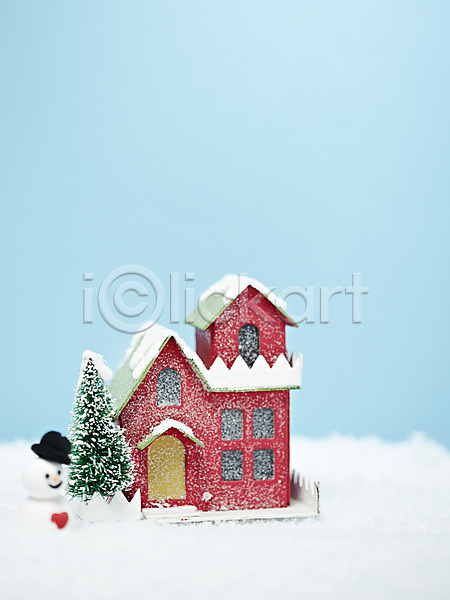 사람없음 JPG 근접촬영 아웃포커스 포토 건물 건축물 겨울 계절 나무 눈(날씨) 눈사람 모형 미니어처 백그라운드 스튜디오촬영 실내 오브젝트 장난감 주택