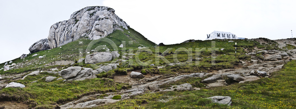 사람없음 JPG 포토 해외이미지 계곡 계절 공원 구름 나무 날씨 내추럴 땅 루마니아 목재 밭 백그라운드 봄 산 산등성이 수평선 숲 야외 언덕 여름 여행 유럽 자연 장면 절정 정상 초록색 트래킹 파노라마 풍경 하늘 하이킹 해외202004 해외포토 햇빛 환경 황무지