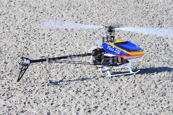 사람없음 JPG 포토 해외이미지 게임 기계 노란색 라디오 모델 미니어처 백그라운드 속도 장난감 취미 프로펠러 해외202004 헬리콥터 현실
