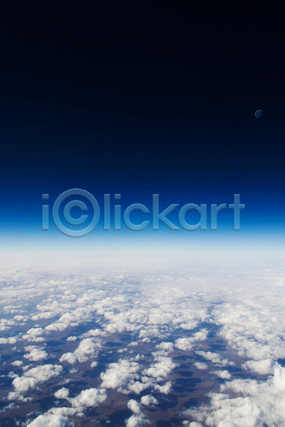 상승 사람없음 JPG 포토 해외이미지 고도 구름(자연) 달 비행 오르기 지역 천국 파란색 하늘 해외202004