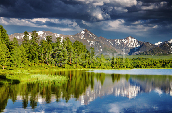 침묵 사람없음 JPG 포토 해외이미지 거울 계곡 구름(자연) 나무 물 반사 산 산악지대 생태학 숲 시베리아 여름(계절) 일몰 자연 저녁 정확 초록색 파노라마 파란색 풍경(경치) 하늘 해외202004 호수 환경