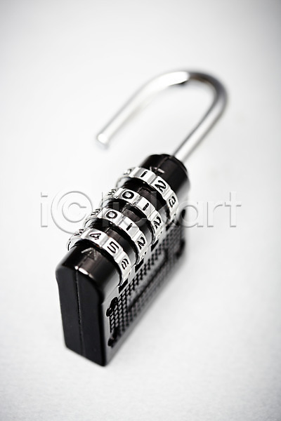 사람없음 JPG 근접촬영 아웃포커스 포토 백그라운드 보안 숫자 스튜디오촬영 실내 암호 열쇠 오브젝트 오픈 자물쇠 잠금 컨셉