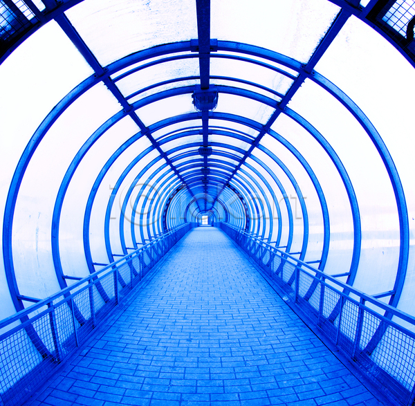사람없음 JPG 포토 해외이미지 가로 각도 공학 과학기술 금속 도로 도시 디자인 묘사 방법 비즈니스 빛 산업 실린더 안전 원형 유리 종료 철강 추상 터널 통신 투명 파란색 패턴 프레임 하드웨어 해외202004