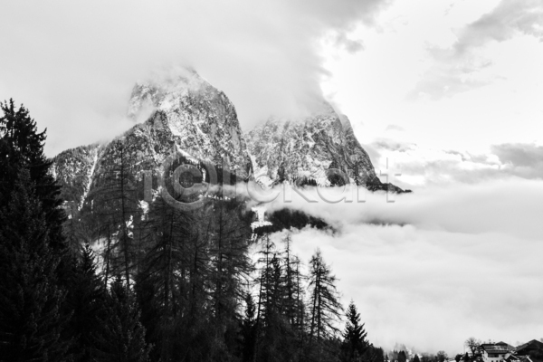 사람없음 JPG 포토 해외이미지 흑백 겨울 겨울풍경 구름(자연) 산 야외 이탈리아 자연 주간 해외202004