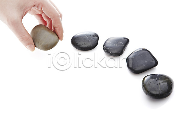 신체부위 한명 JPG 포토 검은색 광석 돌(바위) 들기 백그라운드 손 스튜디오촬영 실내 조약돌 컨셉 한손