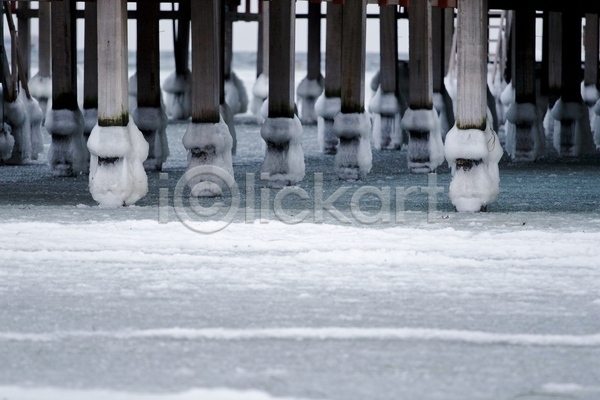 추위 사람없음 JPG 포토 해외이미지 겨울 기둥 냉동 목재 물 바다 서리 얼음 해외202004