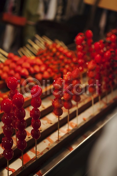 사람없음 JPG 아웃포커스 포토 과일 꼬치 대만 디저트 딸기 상점 시럽 아시아 음식 제과