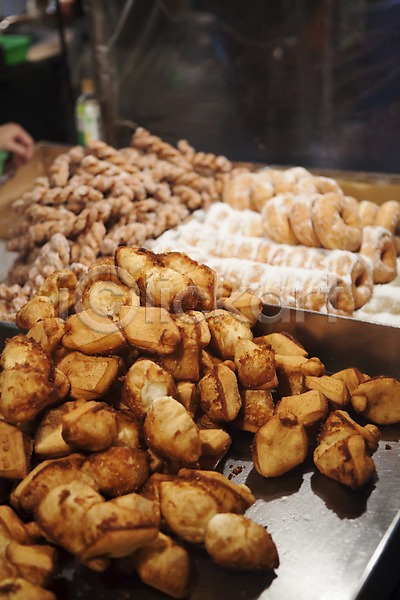 사람없음 JPG 아웃포커스 포토 꽈배기 대만 도넛 디저트 빵 빵집 상점 아시아 음식 제과 제빵