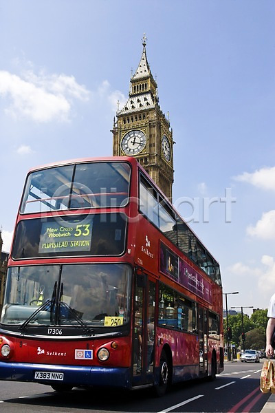 사람없음 JPG 포토 거리 건물 건축물 관광버스 교통수단 구름(자연) 도로 런던 버스 빅벤 시계 시계탑 시설물 야외 영국 유럽 이층버스 주간 풍경(경치) 하늘 해외 해외풍경