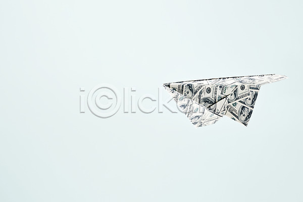 사람없음 JPG 포토 경제 금융 달러 돈 모양 백그라운드 야외 종이 종이공예 종이비행기 종이접기 주간 지폐 컨셉 페이퍼아트 하늘