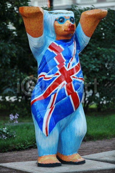 사람없음 JPG 포토 해외이미지 1 거리 곰 공원 깃발 미술 배너 서기 숫자 십자가 여름(계절) 영국 영어 인형 잉글랜드 장난감 잭 캐릭터 파란색 해외202004