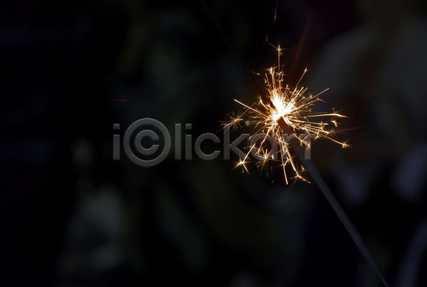 축하 사람없음 JPG 포토 해외이미지 기념 반짝임 불꽃(불) 불꽃놀이 빛 스파클라 에너지 연소 전등 폭죽 해외202004