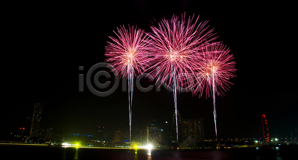 새로움 축하 사람없음 JPG 포토 해외이미지 뉴스 도시 만 물방울 별 불꽃(불) 싱가폴 야간 연도 전등 카운트다운 하늘 해외202004