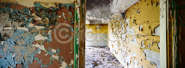 낭비 위험 사람없음 JPG 포토 해외이미지 건물 건축양식 검은색 공장 구식 그런지 금속 깨짐 내부 도시 먼지 방치 백그라운드 버리기 벽 벽돌 복고 빛 산업 수확 썩음 어둠 옛날 유리 직장 창고 창문 철강 파멸 폐기물 해외202004 해외포토