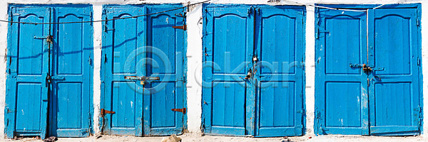 사람없음 JPG 포토 해외이미지 건축양식 관광지 그물 깨짐 낚시 대서양 디자인 목재 문 바다 백그라운드 벽 벽지 부식 사물함 성 수납 수확 시골 시장 심볼 아프리카 업무 여행 여행객 역사 옛날 전통 주식 줄서기 파노라마 파란색 패턴 포트 하늘 하늘색 항구 해외202004 해외포토 흰색