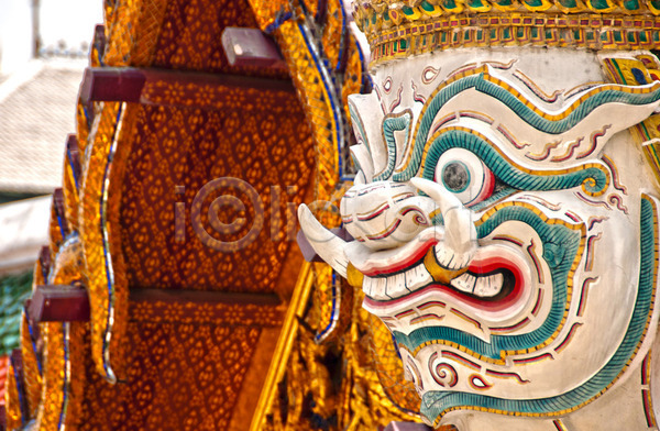 사람없음 JPG 포토 해외이미지 건축양식 경계 경비 관광지 궁전 방콕 아시아 조각상 태국 풍경(경치) 해외202004 황금 흰색