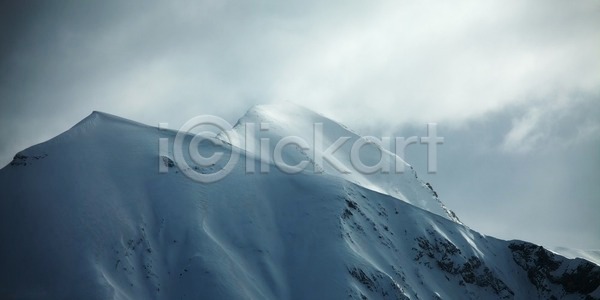 보호 순수 시원함 신선 추위 사람없음 JPG 포토 해외이미지 겨울 경사 계절 구름 내추럴 눈내림 등산 땅 빙하 빛 산 스키 스포츠 안개 알프스 암초 야외 얼음 여행 웅장함 자연 지역 파노라마 풍경 하이킹 해외202004 해외포토 환경 휴가 흰색