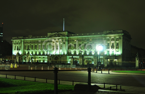 사람없음 JPG 포토 해외이미지 건축양식 궁전 런던 야간 여왕 영국 유럽 잉글랜드 전등 해외202004 휴가