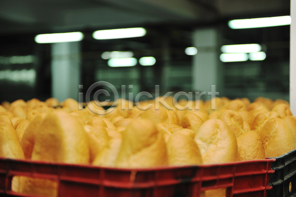 사람없음 JPG 아웃포커스 포토 해외이미지 가득함 공장 담기 빵 실내 해외202004