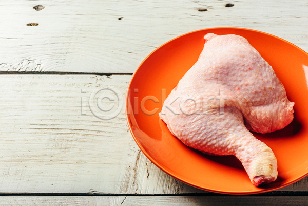 사람없음 JPG 포토 해외이미지 닭고기 닭다리 생고기 접시 해외202004