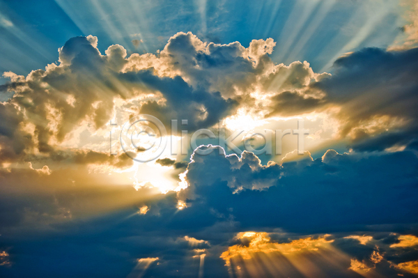 사람없음 JPG 포토 해외이미지 구름(자연) 야외 일출 주간 풍경(경치) 하늘 해외202004 햇빛