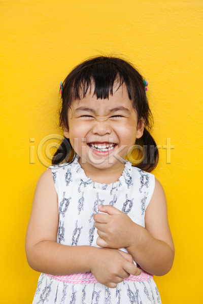 기쁨 러블리 자신감 행복 동양인 사람 어린이 한명 JPG 포토 해외이미지 감정 건강 놀이 머리 미소(표정) 슛 얼굴 웃음 치아 태국 피부 해외202004