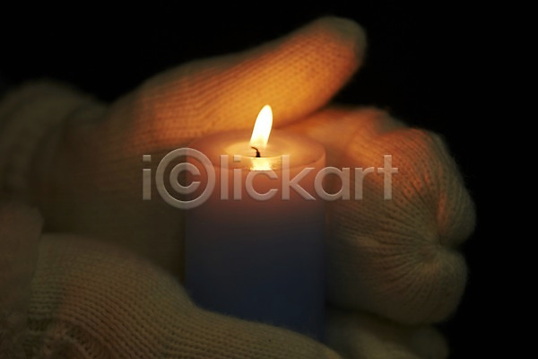 신체부위 한명 JPG 근접촬영 포토 들기 백그라운드 손 스튜디오촬영 실내 양손 오브젝트 이벤트 장갑 장식 초 촛불