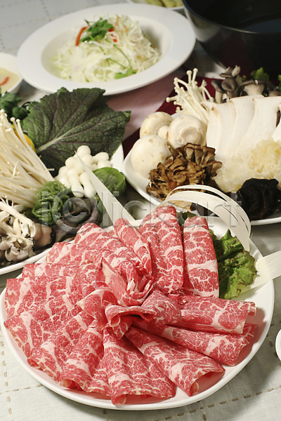사람없음 JPG 포토 국수 그릇 떡 버섯 샐러드 생고기 샤브샤브 소고기 양송이 육류 일본음식 접시 채소 팽이버섯