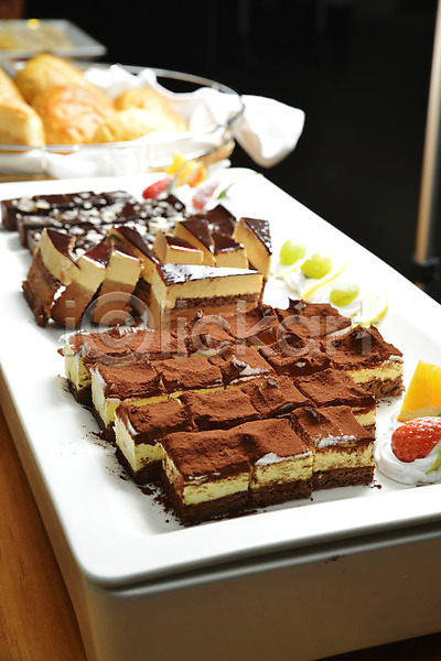사람없음 JPG 아웃포커스 포토 과일 디저트 딸기 레몬 브라우니 빵 빵집 생크림 음식 장식 접시 제빵 조각케이크 초코케이크 케이크
