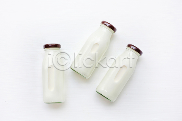 사람없음 JPG 포토 해외이미지 우유 우유병 유리병 유제품 음식 해외202004 흰색