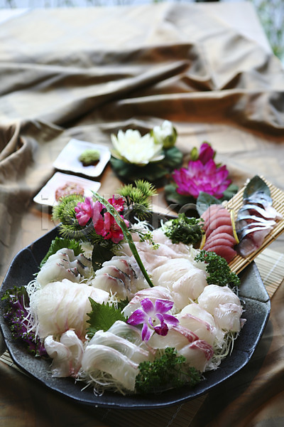 사람없음 JPG 아웃포커스 포토 그릇 꽃 대나무발 생선회 어류 음식 일본음식 장식 접시 초밥 파슬리 회