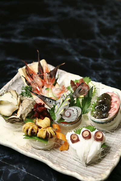 사람없음 JPG 포토 검은배경 그릇 꽁치 멍게 새우 생선회 소라 장식 접시 초밥 해물요리 해산물 해삼 회