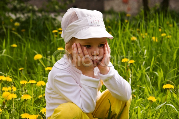 성장 자유 사람 소녀(어린이) 아기 어린이 한명 JPG 포토 해외이미지 1 가족 꽃 모델 민들레 빛 식물 싱글 얼굴 여름(계절) 자식 자연 초록색 해외202004
