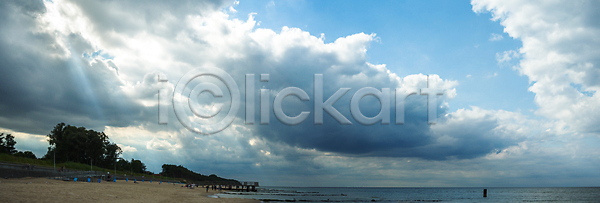 따뜻함 침묵 평화 사람없음 JPG 실루엣 포토 해외이미지 계절 공원 구름 그림자 나무 내추럴 노란색 밭 백그라운드 빛 빨간색 새벽 수평선 숲 식물 야외 여름 여행 오렌지 일몰 일출 자연 장면 저녁 초록색 태양 파란색 풍경 하늘 해외202004 해외포토 햇빛 환경 황금 황혼 휴가