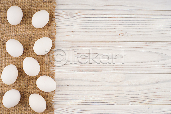 신선 사람 사람없음 JPG 포토 해외이미지 건강 계란 그룹 껍질 날것 농업 농장 단백질 동물 먹기 목재 백그라운드 부분 부활절 삼베 시골 아침식사 암탉 요리 유기농 음식 재료 조류 줄서기 치킨 해외202004 흙더미 흰색