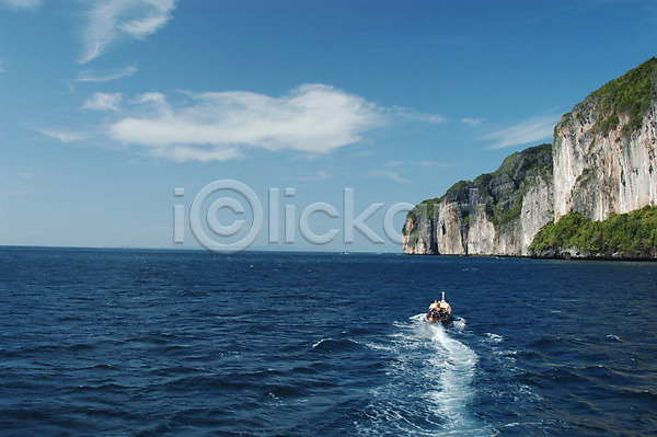 사람없음 JPG 포토 계절 교통 바다 배(교통) 백그라운드 보트 사계절 섬 수상교통 아시아 야외 여름(계절) 자연 절벽 주간 풍경(경치) 하늘