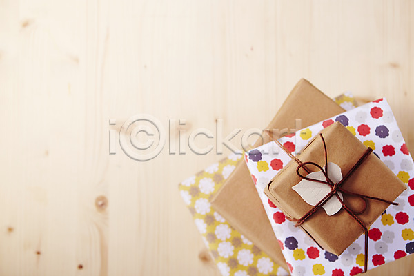 사람없음 JPG 아웃포커스 포토 끈 리본 백그라운드 상자 선물 선물상자 선물포장 실내 쌓기 오브젝트 장식 주간 포장