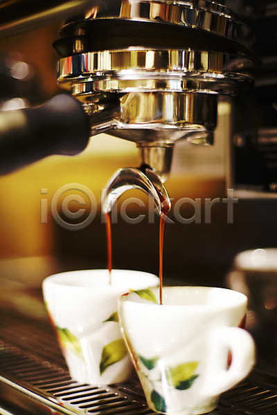 사람없음 JPG 아웃포커스 포토 기계 스튜디오촬영 실내 에스프레소 에스프레소머신 음료 음식 잔 추출 커피 커피메이커 커피잔 컵