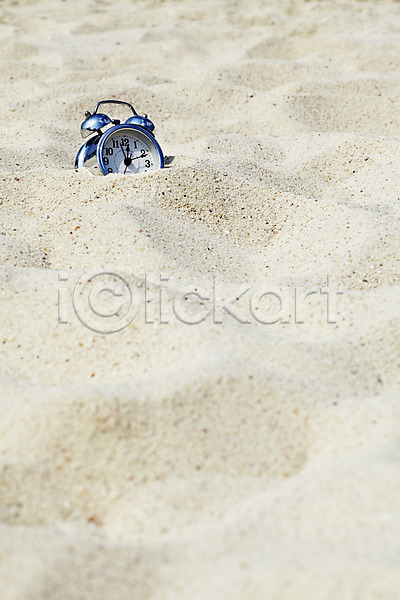 사람없음 2014년태국 JPG 포토 해외기획촬영 계절 모래 모래사장 바다 백그라운드 시계 야외 여름(계절) 여름풍경 오브젝트 자명종 주간 풍경(경치) 해변