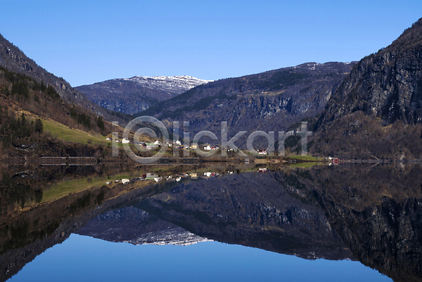 사람없음 JPG 포토 해외이미지 노르웨이 마을 물 반사 주택 파란색 해외202004 호수
