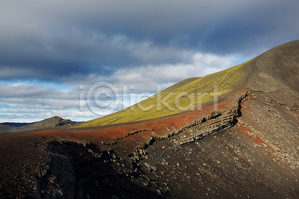 사람없음 JPG 포토 해외이미지 9월 가을(계절) 빨간색 산 산등성이 시골 아이슬란드 자연 초록색 컬러풀 풍경(경치) 하늘 해외202004