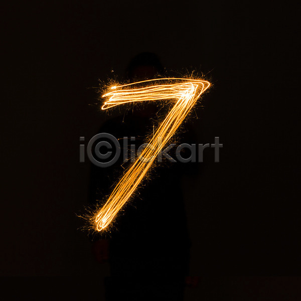 사람없음 JPG 포토 7 검은배경 백그라운드 불꽃(불) 빛 숫자 칠