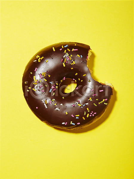 사람없음 JPG 근접촬영 포토 노란색 도넛 디저트 백그라운드 빵 스튜디오촬영 실내 음식 컬러