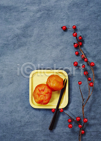 건조 사람없음 JPG 포토 곶감 과일 백그라운드 스튜디오촬영 음식 장식 전통음식 접시 추석 포크 한국전통