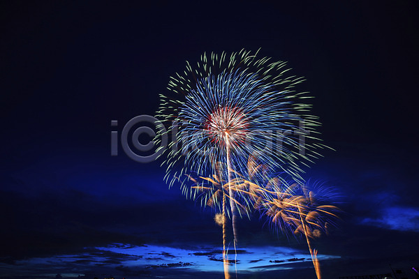 사람없음 JPG 포토 구름(자연) 불꽃놀이 야경 야외 축제 폭죽 풍경(경치) 하늘