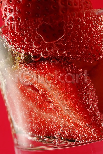 사람없음 JPG 근접촬영 포토 거품 과일 단면 딸기 물 물방울 빨간색 음식 컬러