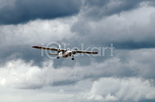 사람없음 JPG 포토 경비행기 교통수단 구름(자연) 비행 비행기 야외 주간 하늘 항공교통